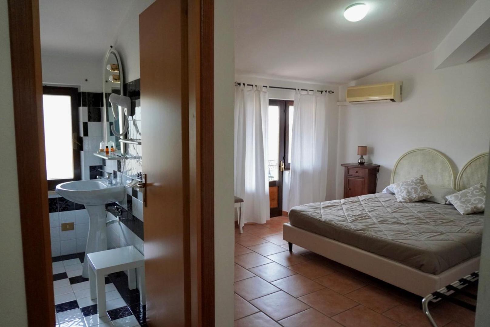 Albergo Ristorante Locanda Rosella Giba Εξωτερικό φωτογραφία